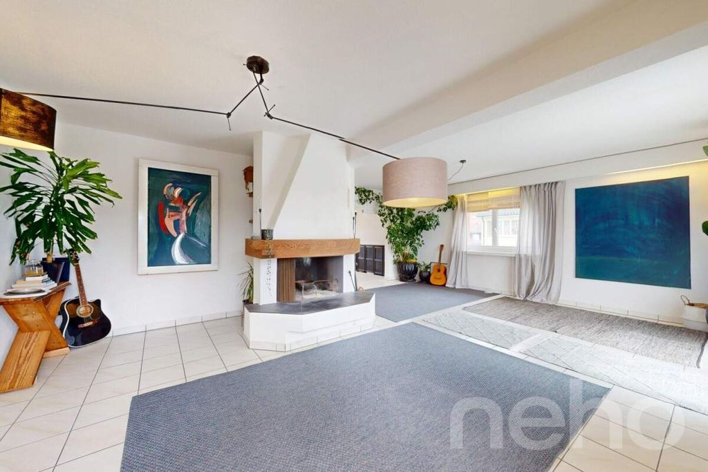 Property photo 2 of 12