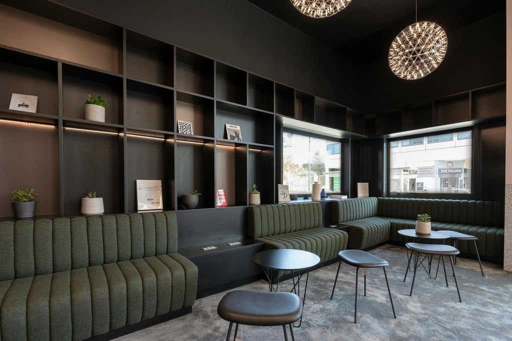 Property photo 3 of 8 Apex Business Lounge.Jpg