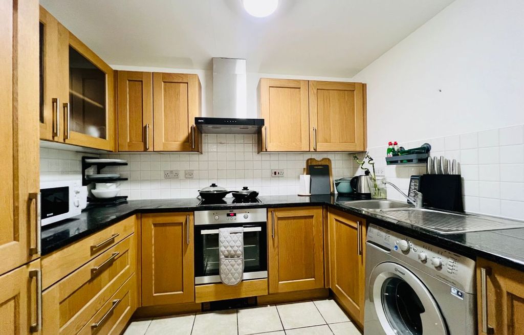 Property photo 2 of 3