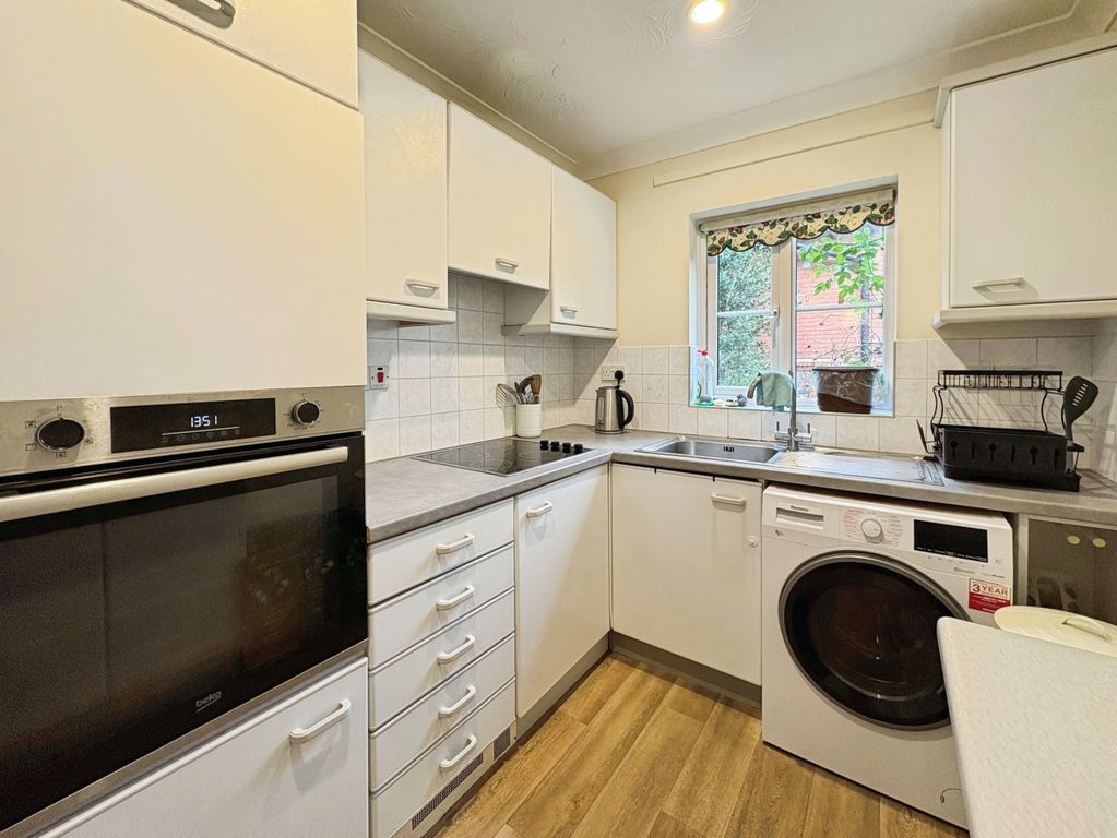 Property photo 2 of 28 B85Fc364-17