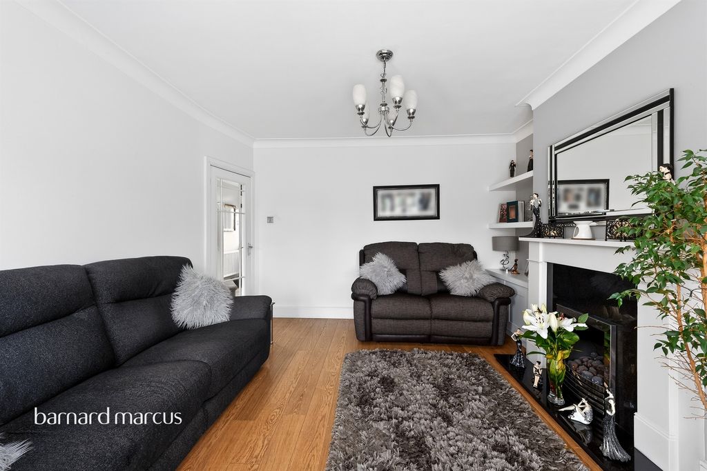 Property photo 3 of 20