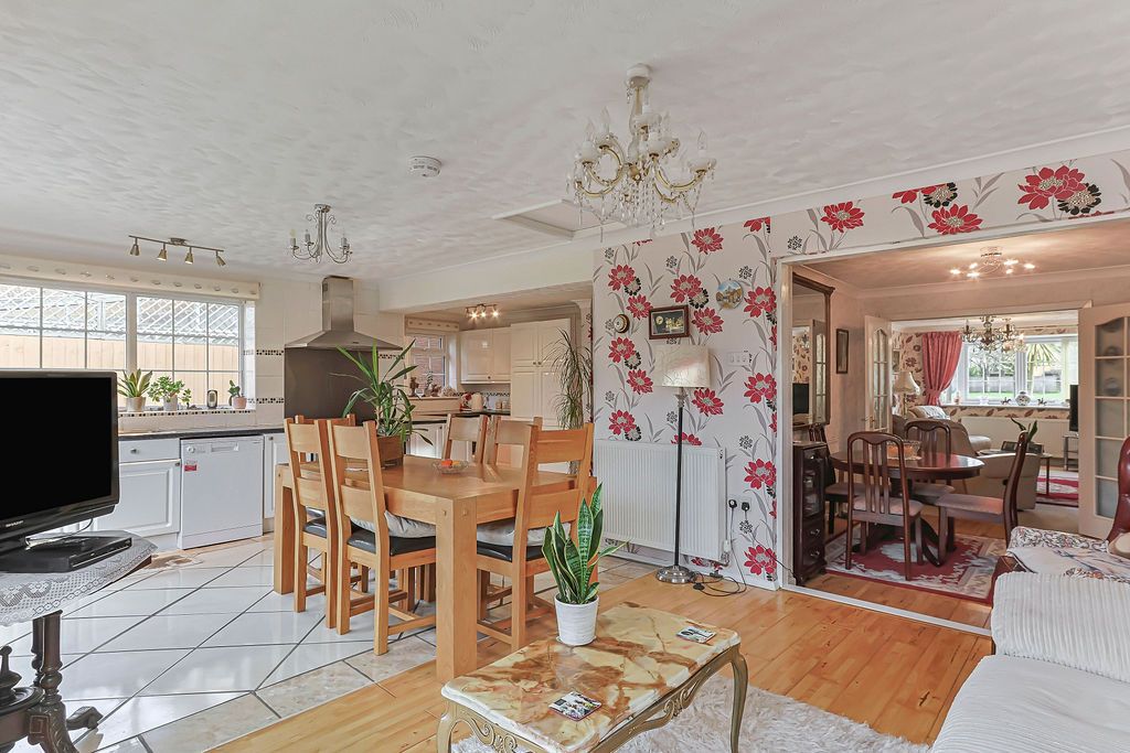 Property photo 2 of 24