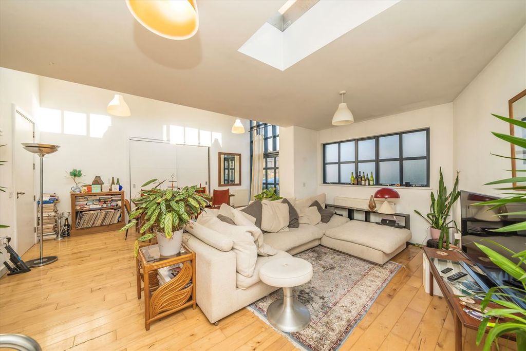 Property photo 3 of 7