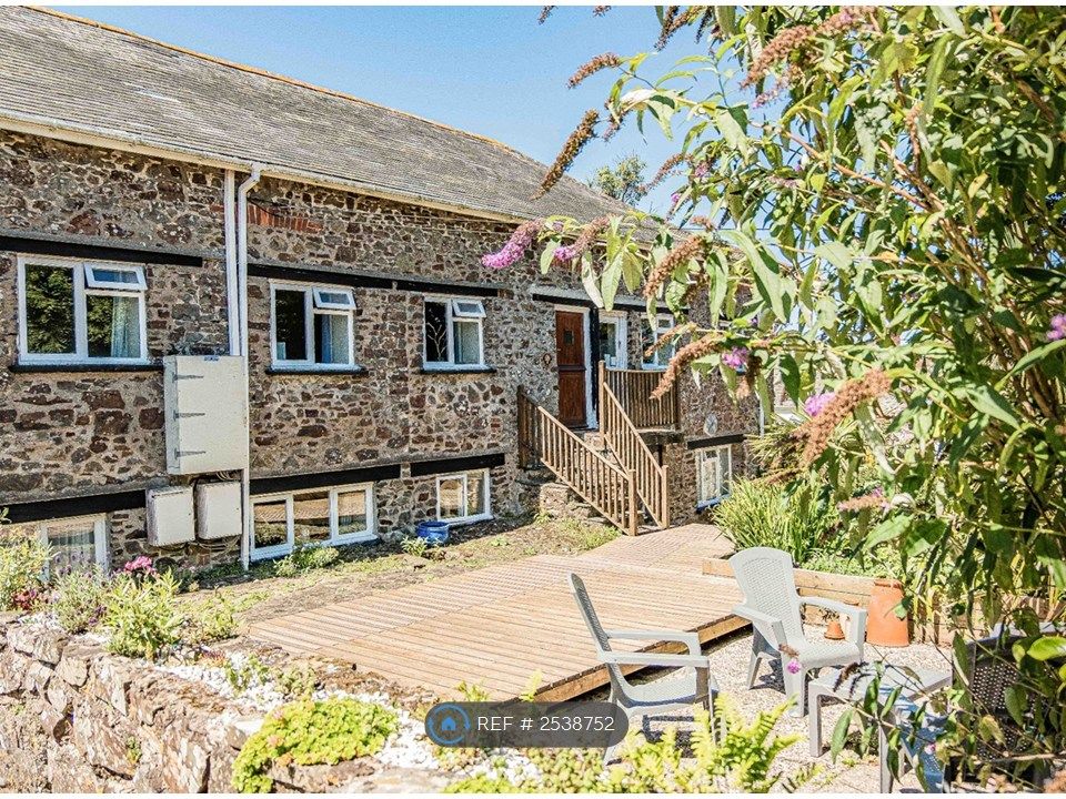 Property photo 1 of 7 Barley Barn