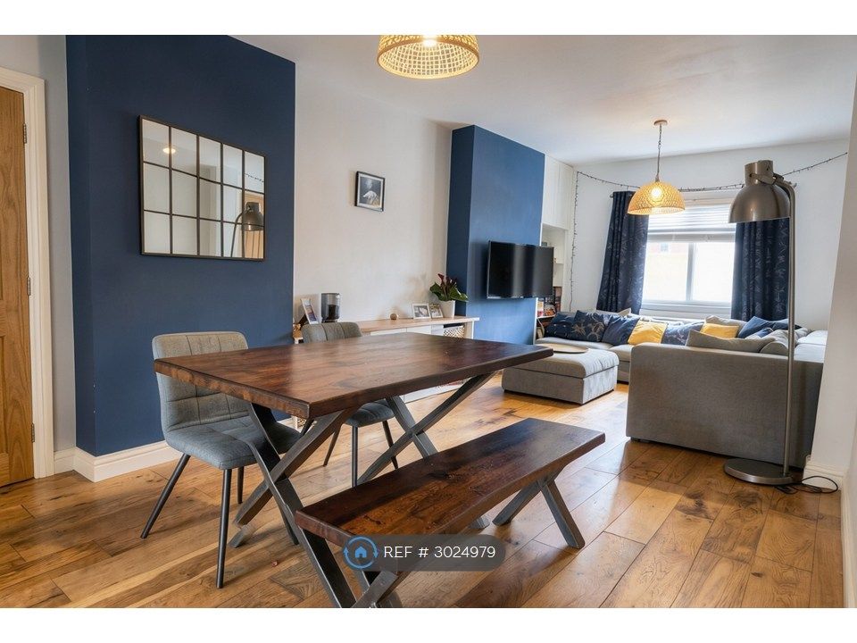 Property photo 3 of 19 Dining Area