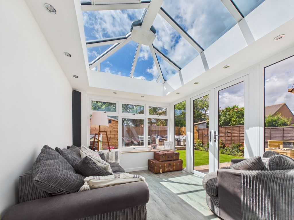 Property photo 3 of 17 Conservatory