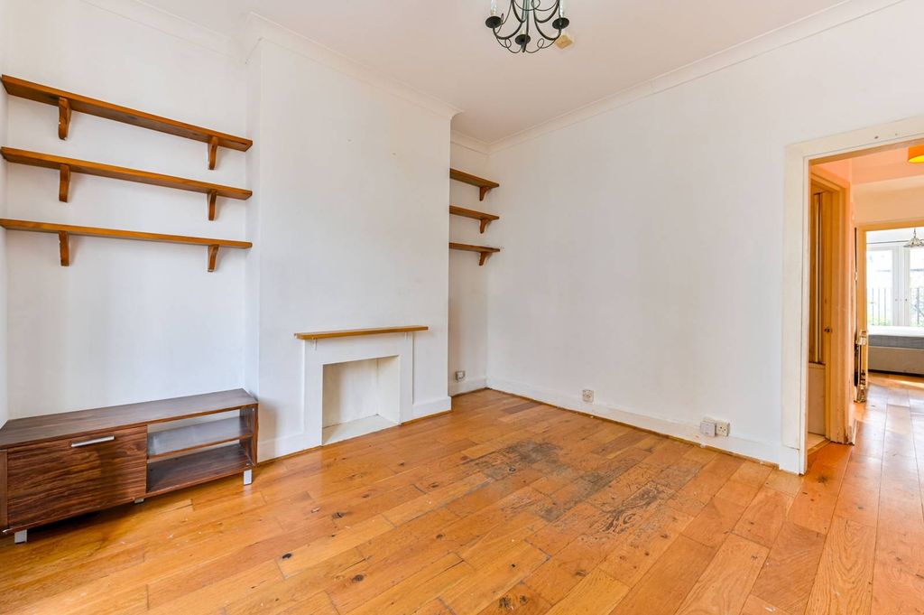 Property photo 3 of 8