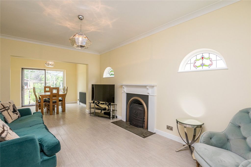 Property photo 2 of 11 Picture No. 18