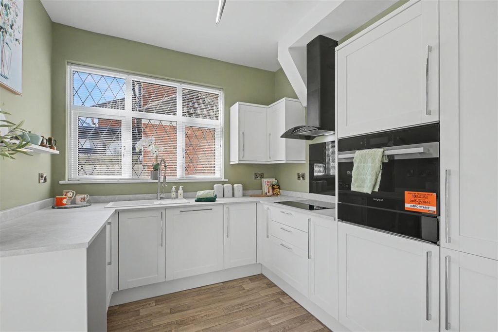 Property photo 3 of 31 Kitchen Diner