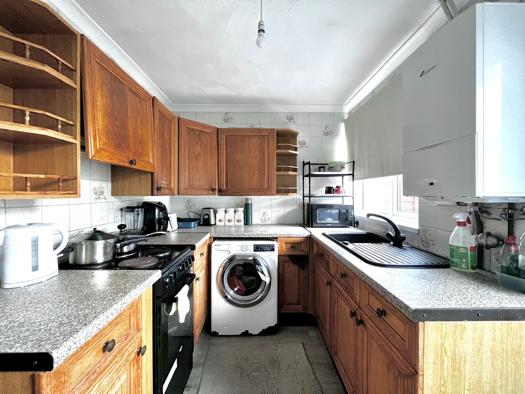 Property photo 3 of 11 Annex