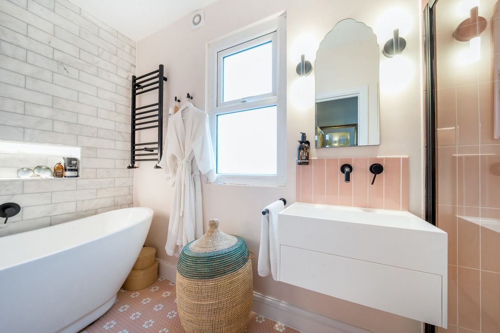 Property photo 3 of 15 1458947-3-6A05F23...