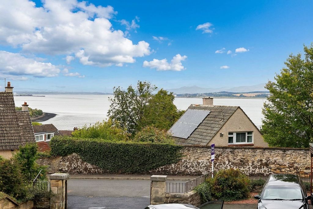 Property photo 2 of 40 View