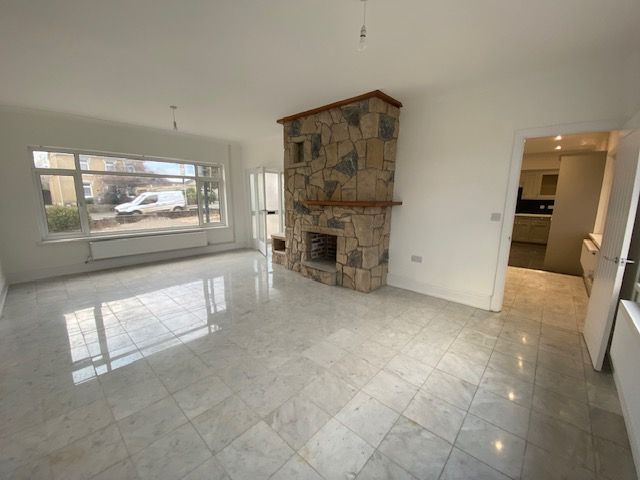Property photo 2 of 28