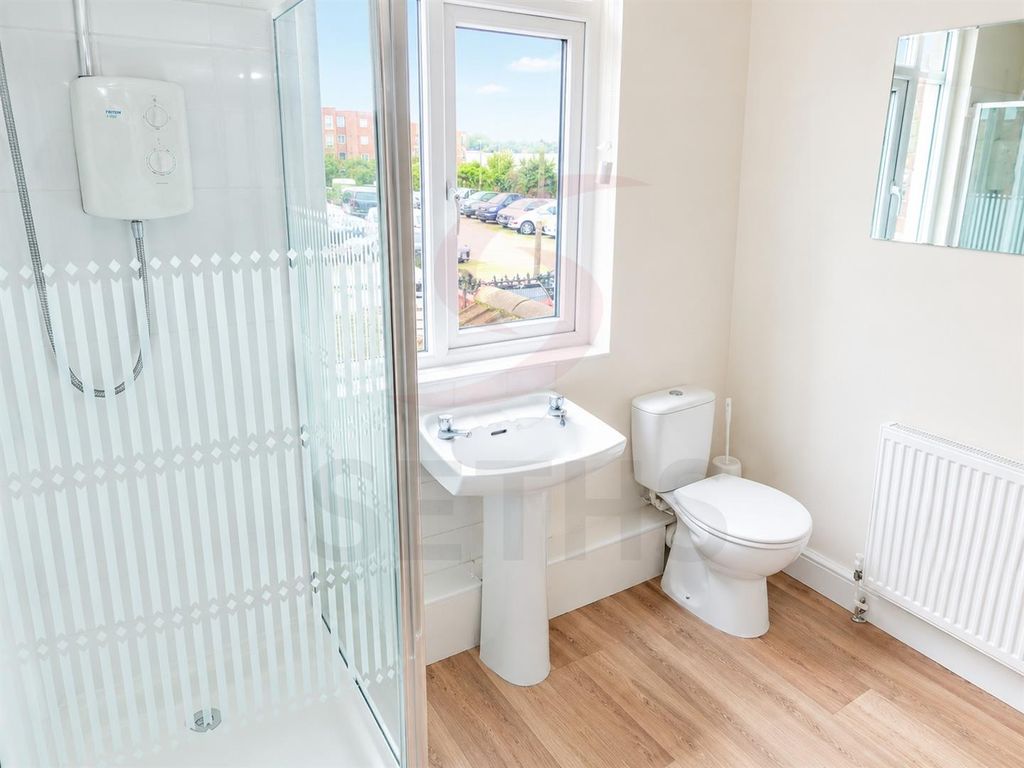 Property photo 3 of 4 Ensuite