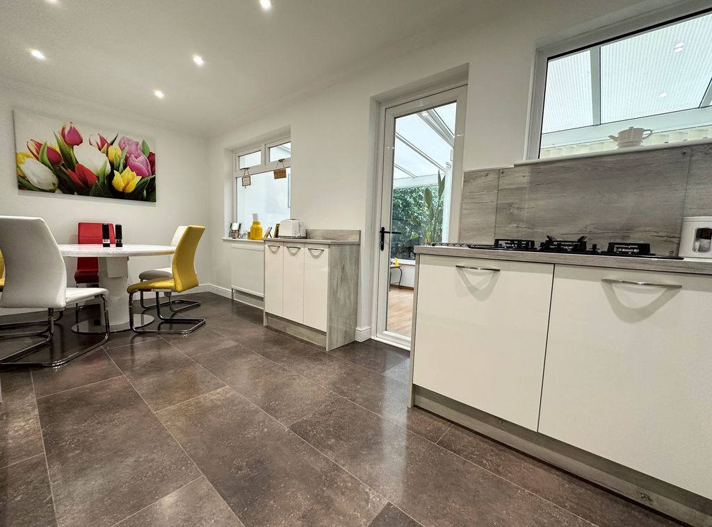 Property photo 3 of 24 Kitchen/Diner