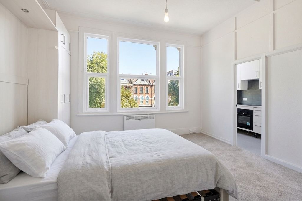 Property photo 1 of 10 Studio | Virtually Staged