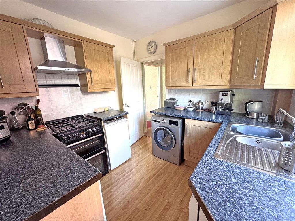Property photo 3 of 25 13E.Jpg