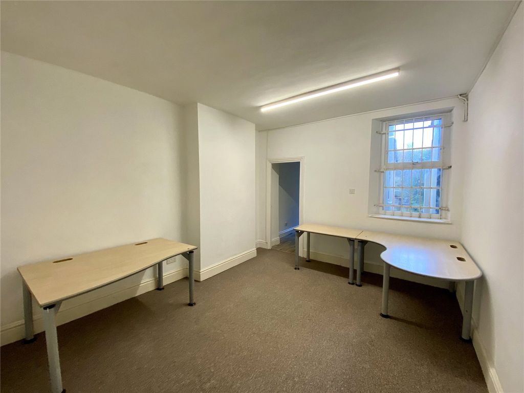 Property photo 3 of 18 Picture No. 05