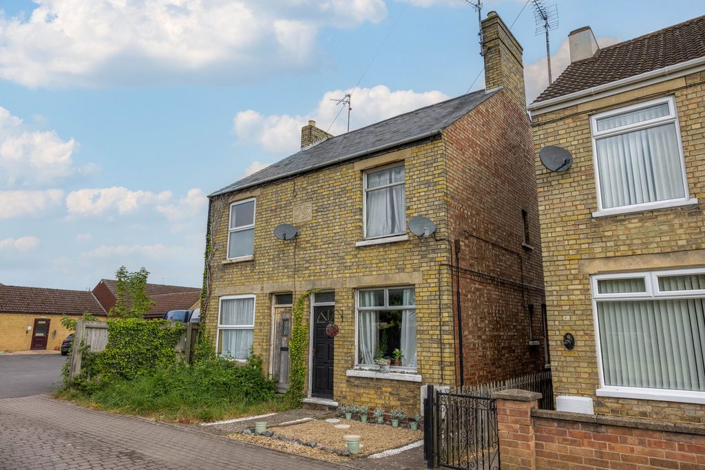 Property photo 2 of 18