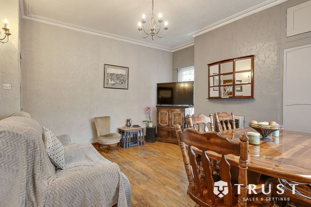 Additional image 13 of 4 bed semi-detached house for saleDeighton Lane, Batley WF17