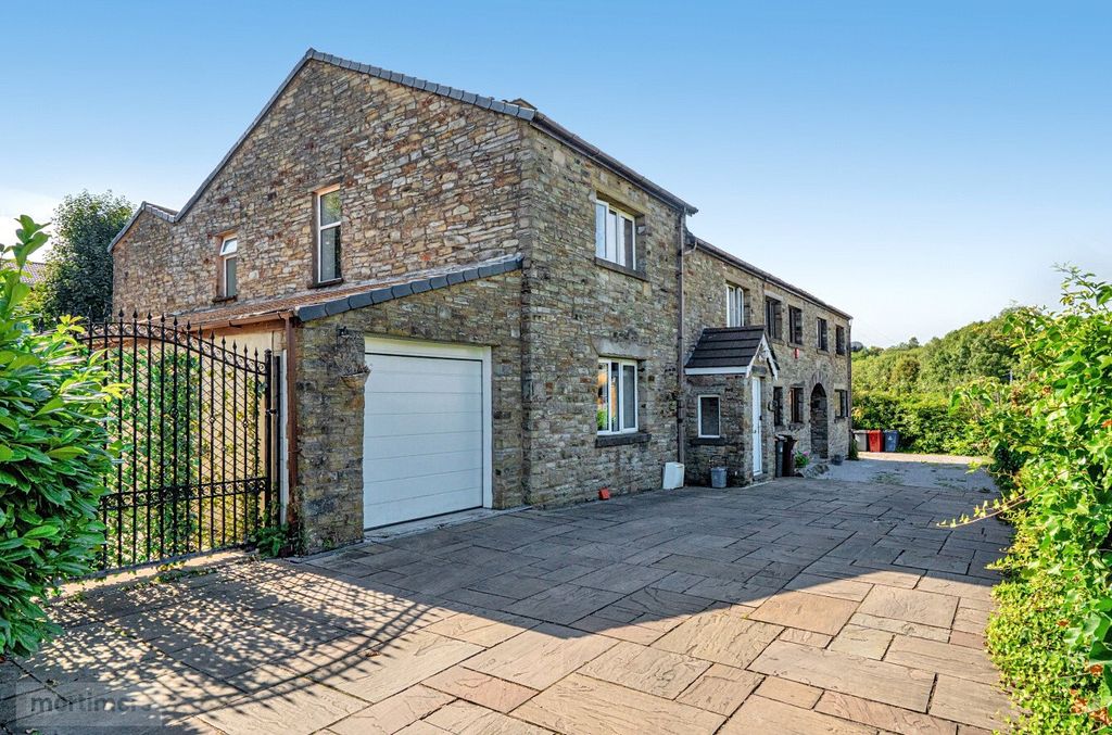 Property photo 1 of 7 Front External
