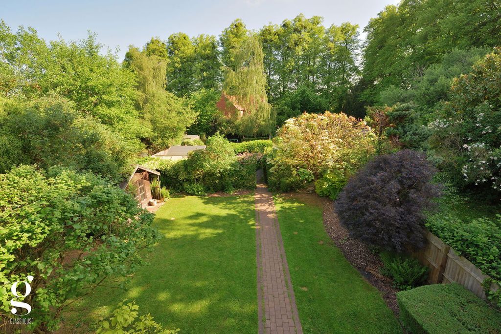 Property photo 2 of 33
