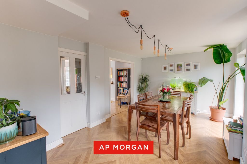 Property photo 2 of 20 Picture No. 14