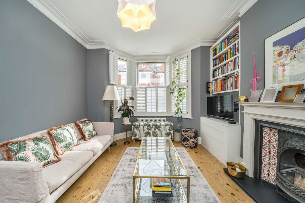 Property photo 2 of 18