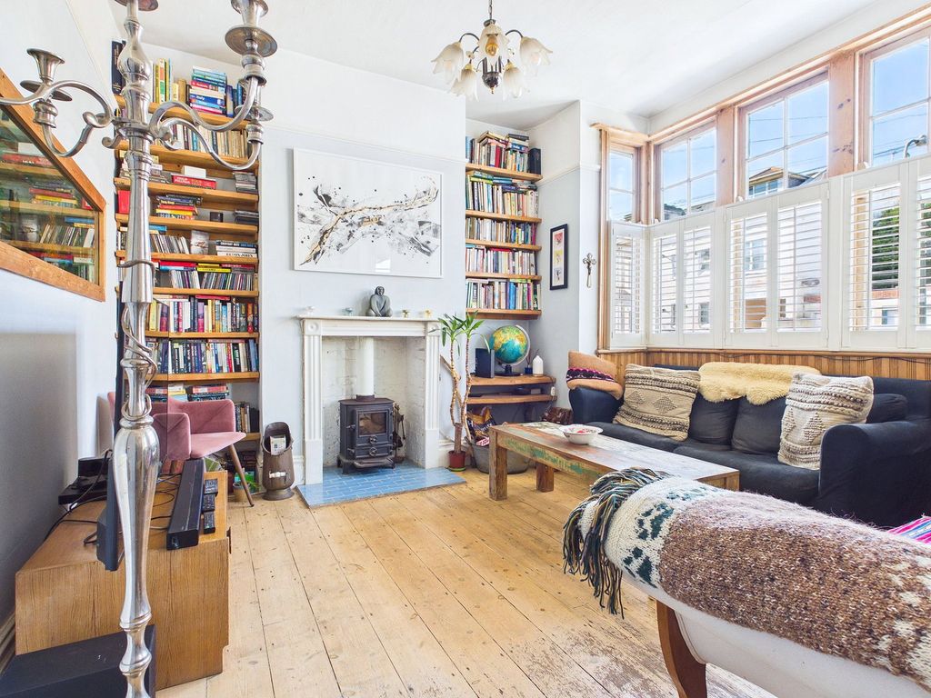 Property photo 2 of 12