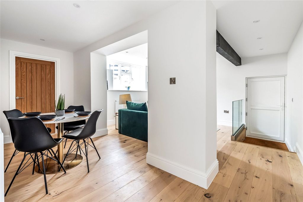 Property photo 2 of 28 Open Plan Reception