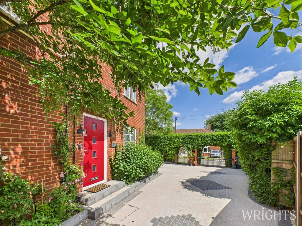 Property photo 1 of 25