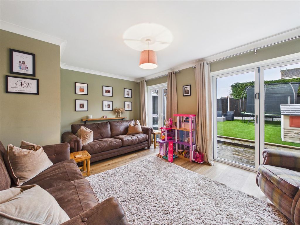 Property photo 2 of 20 Cam05476G0-Pr0118-Still015.Jpg