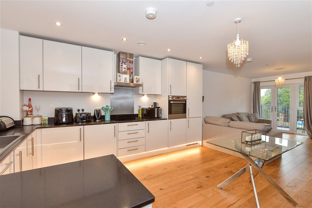 Property photo 1 of 12 Lounge/Kitchen