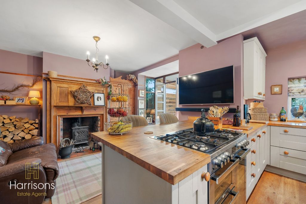 Property photo 2 of 42 5021984