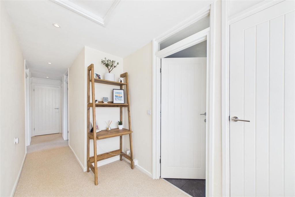 Property photo 3 of 20 Hallway