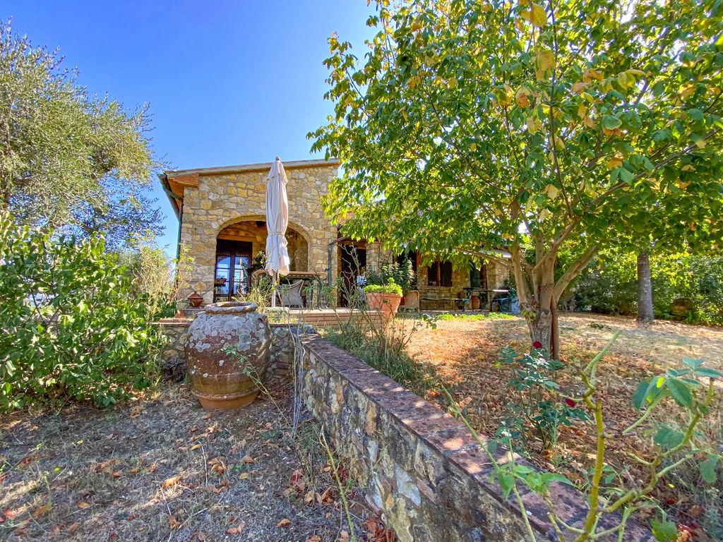 Property photo 2 of 26