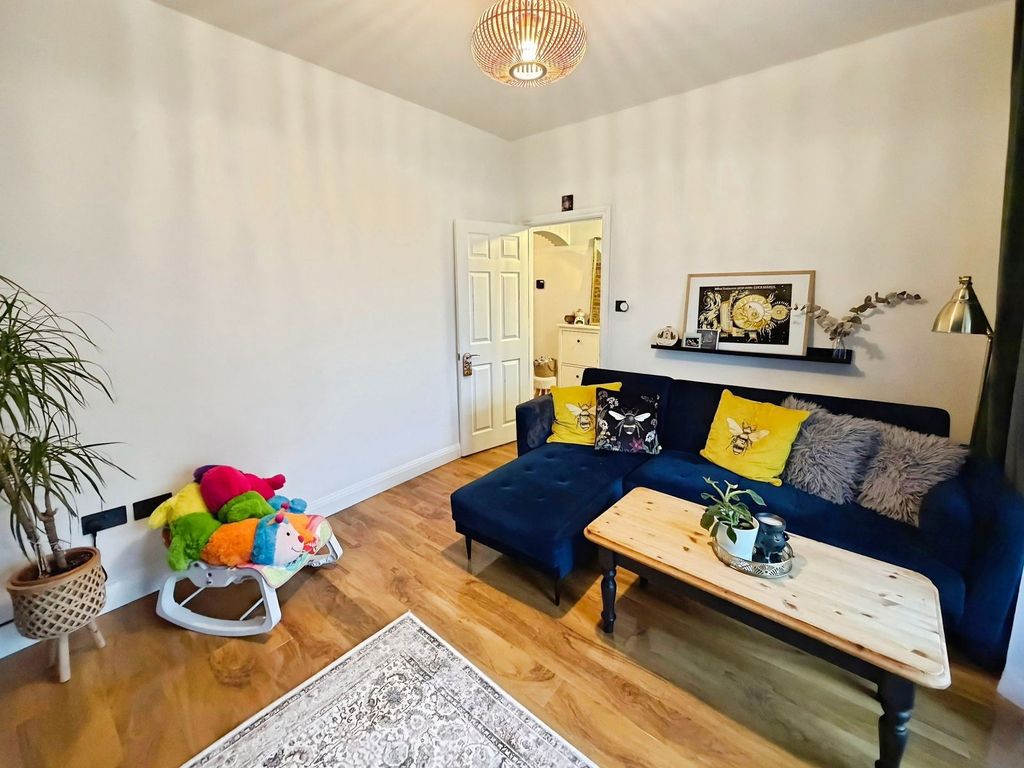 Property photo 3 of 39