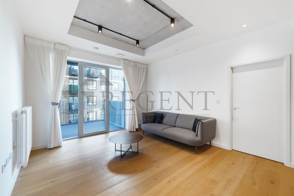 Property photo 2 of 16 Reception