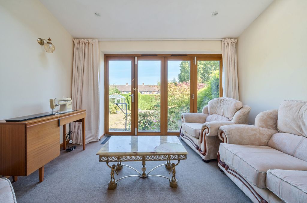 Property photo 2 of 17 1334448-17-689B18...