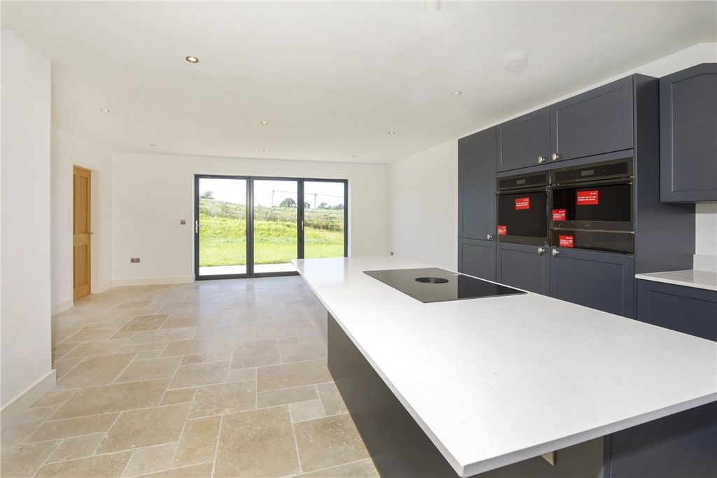 Property photo 3 of 18 Picture No. 21