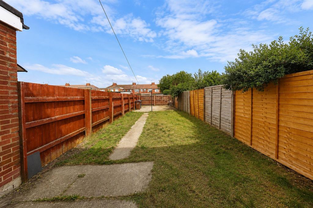 Property photo 3 of 18