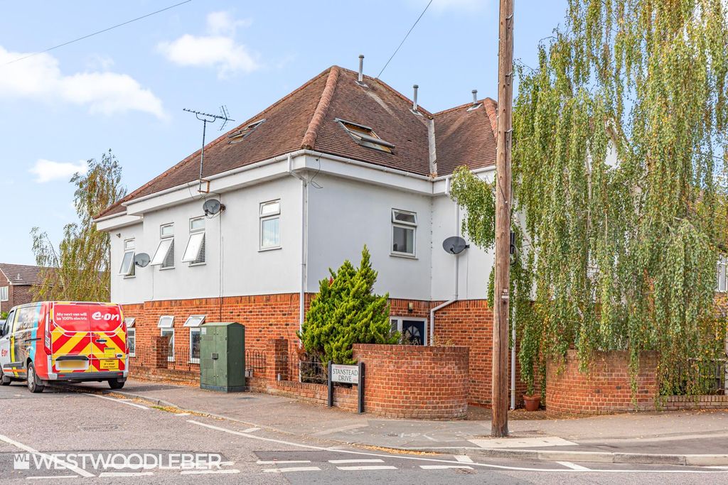 Property photo 1 of 18 Stansteadcourt_17.Jpg