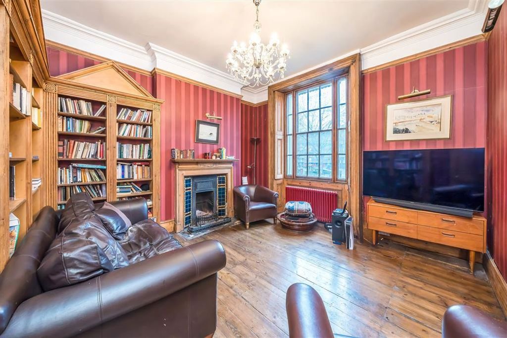 Property photo 3 of 12