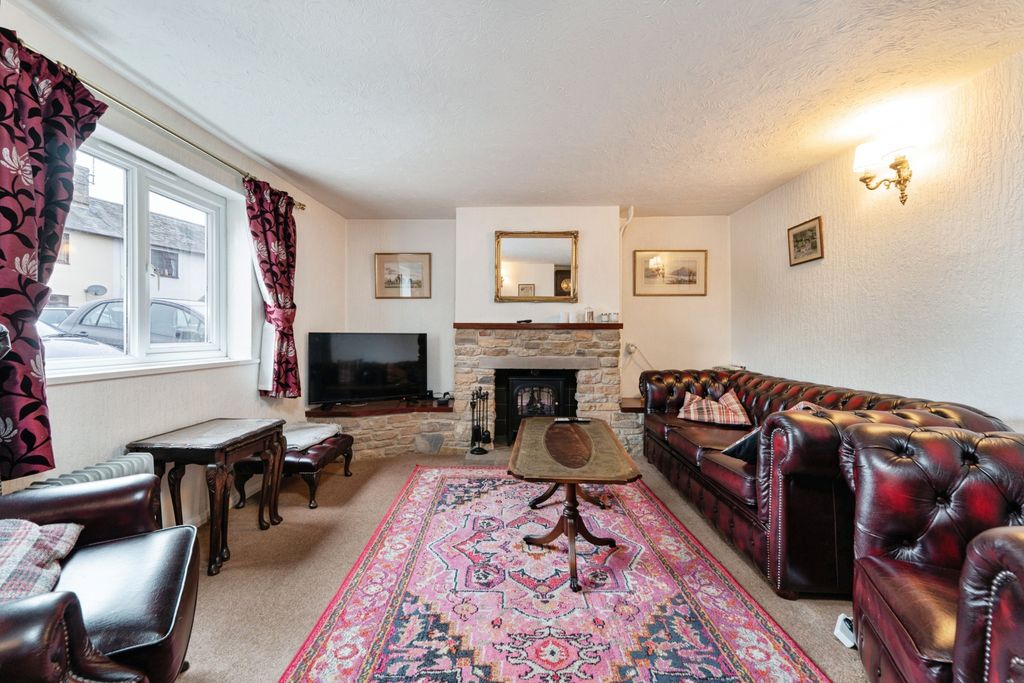 Property photo 3 of 22