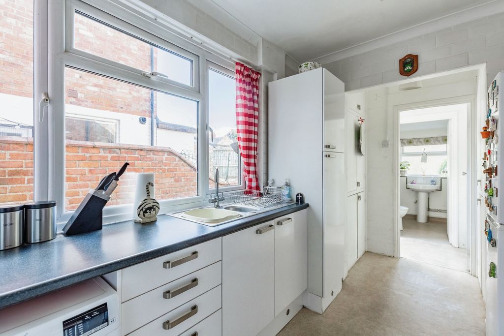 Property photo 3 of 16 Kitchen