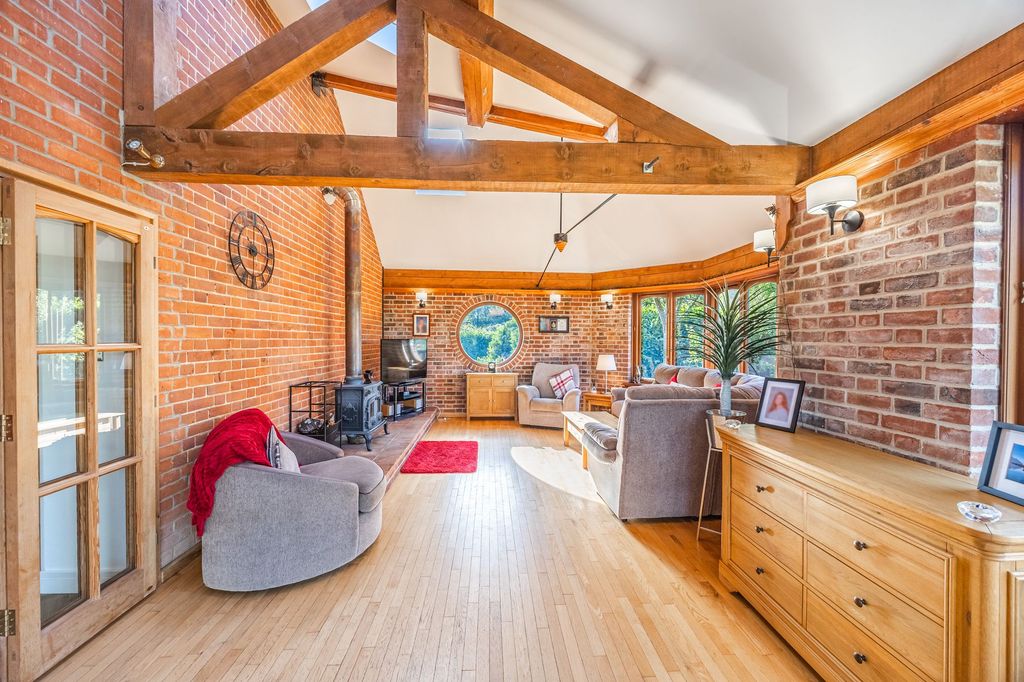 Property photo 3 of 18