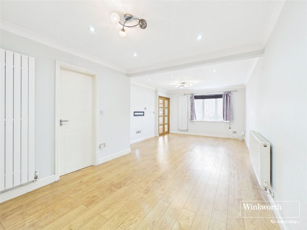 Property photo 2 of 16 Picture No. 08
