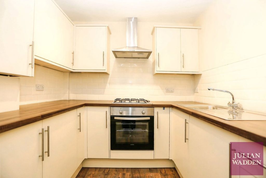 Property photo 3 of 6 Picture No. 10