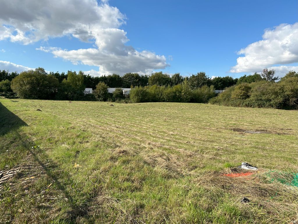 Property photo 1 of 3