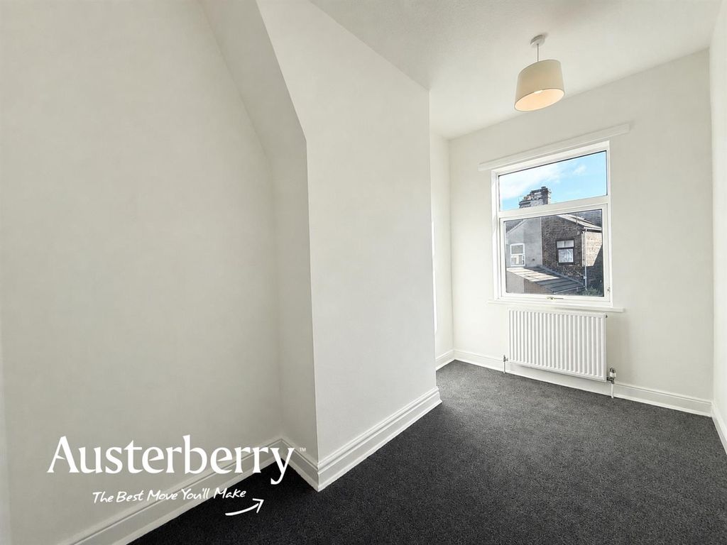 2 bed terraced house to rentWalley Place, Burslem, Stoke-On-Trent ST6